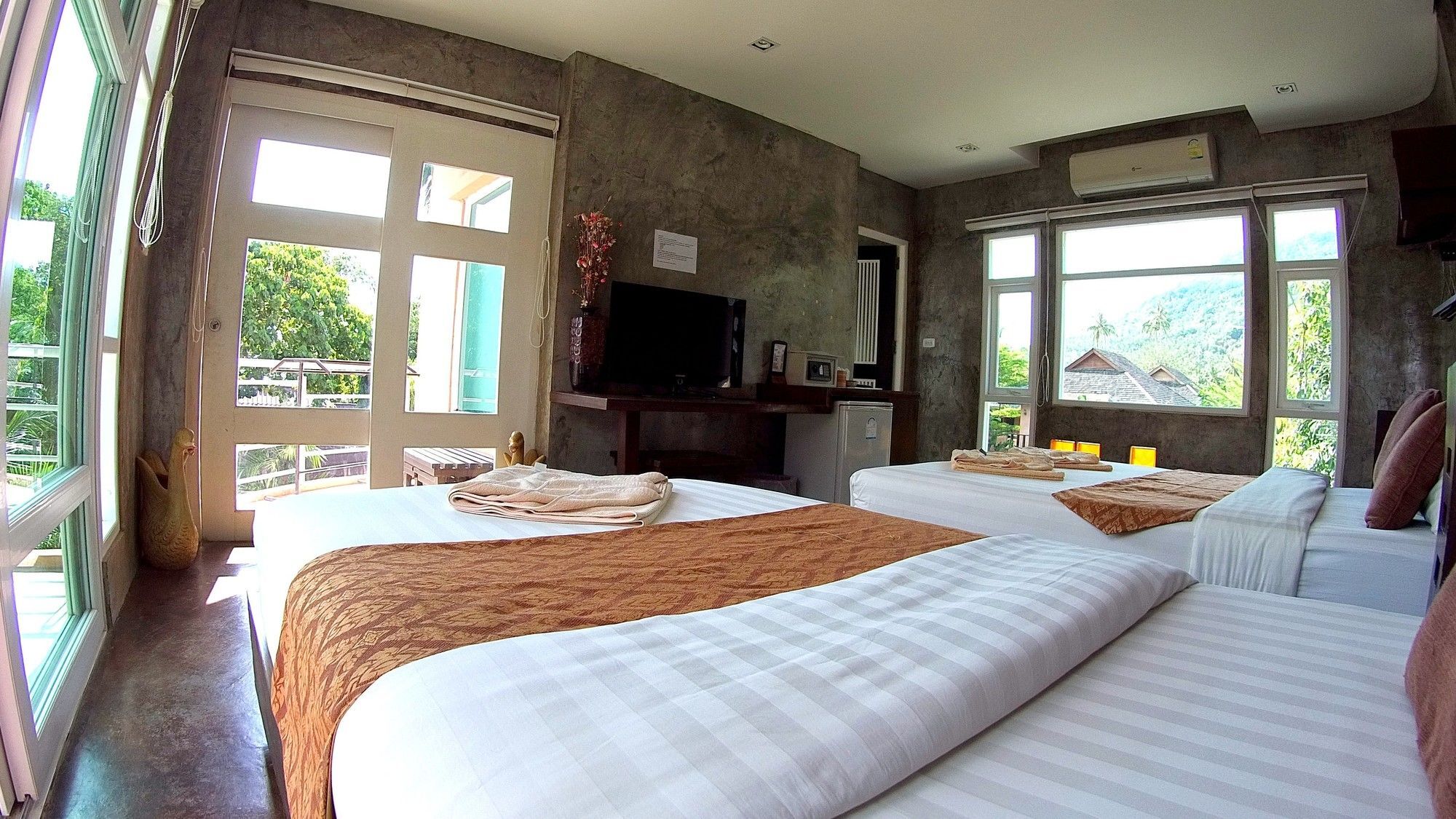 Silver Sands Beach Resort Ko Tao Esterno foto